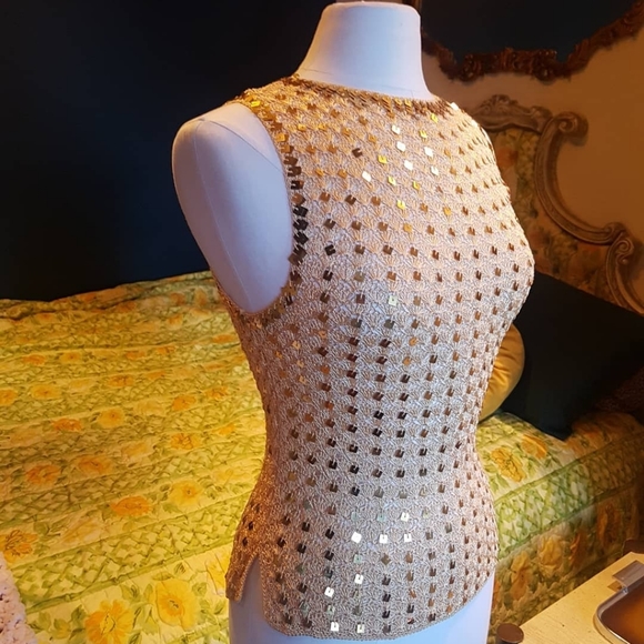 Vintage Tops - Vintage knit gold top